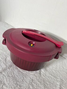 Tupperware Burgundy Microwave Micro Quick Pressure Cooker